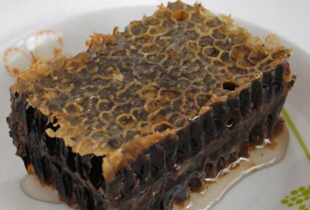 老蜂巢怎么吃 老蜂巢的吃法和治疗鼻炎的吃法