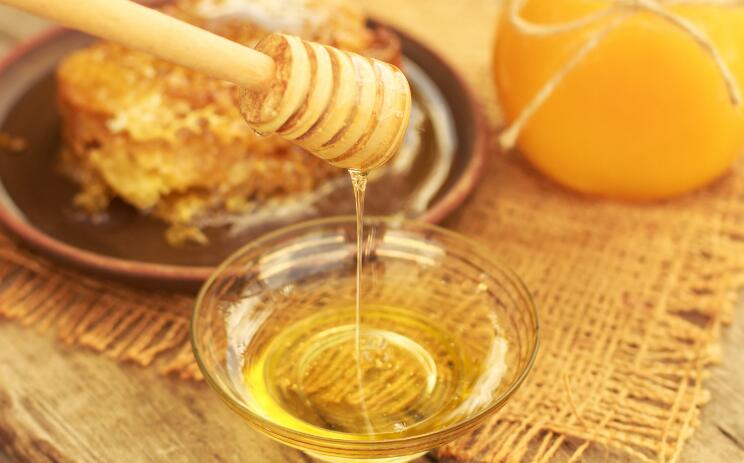 哪些人不适合吃蜂蜜呢？为什么没满一岁的孩子不能吃蜂蜜？