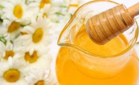 感冒可以喝蜂蜜水吗？感冒药能和蜂蜜水一起喝吗？