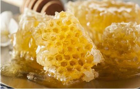 蜂蜜的储存方法和入药功效：清热、补中、解毒、润燥、止痛