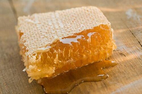 野生蜂蜜多少钱一斤？怎么识别和选购野生蜂蜜？
