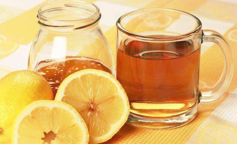 蜂蜜柠檬水作用_燃脂、美白及抗衰老